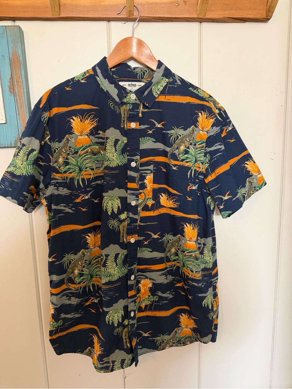 Urban Pipeline Mens L Dinosaur Volcano Hawaiian Shirt Ultimate 100% Cotton